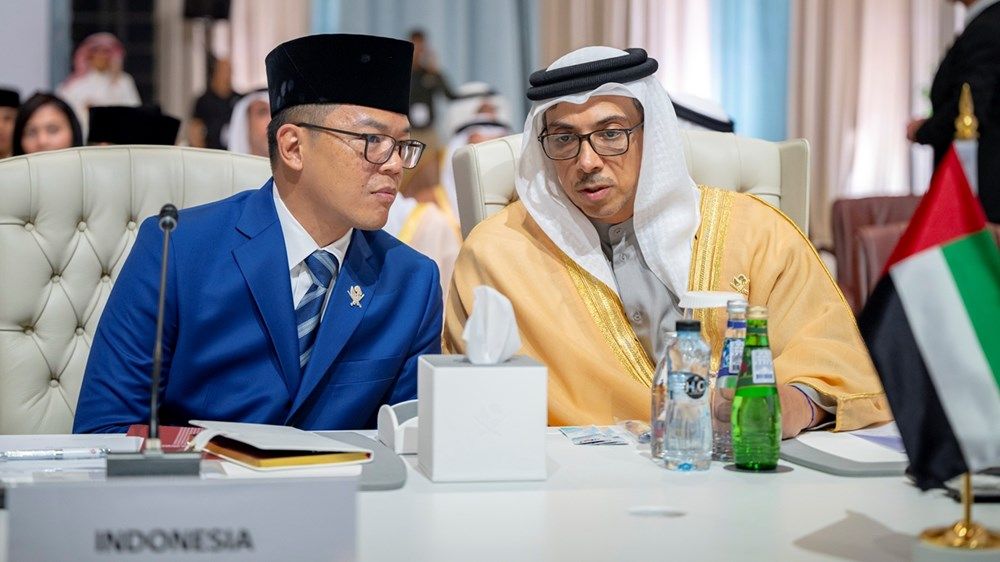 نيابة عن رئيس الدولة.. منصور بن زايد يشارك في القمتين الخليجية والعربية الإسلامية في الدوحة