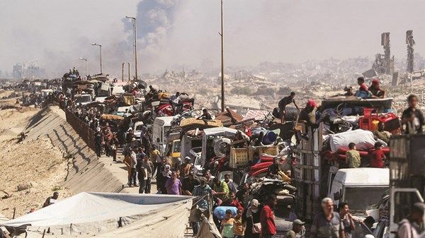موجة نزوح واسعة للفلسطينيين من مدينة غزة