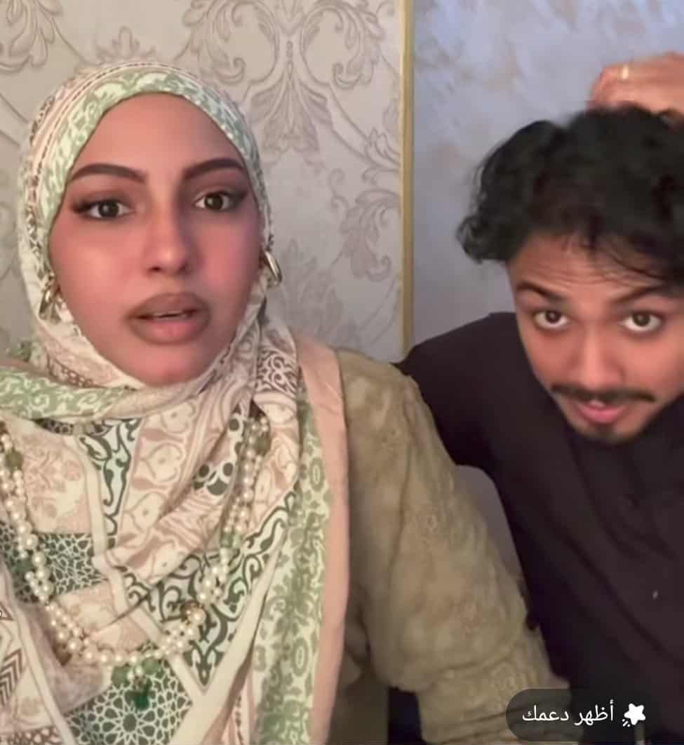 شاهد بالصورة والفيديو.. فتاة سودانية تكشف تفاصيل زواجها من مواطن “بنغالي”: (كومنت مضحك جمعنا ببعض وفاجأني بحضوره خصيصاً لزواج شقيقتي في القاهرة وقبلت الزواج منه لتغيير الروتين والخروج من الصندوق)