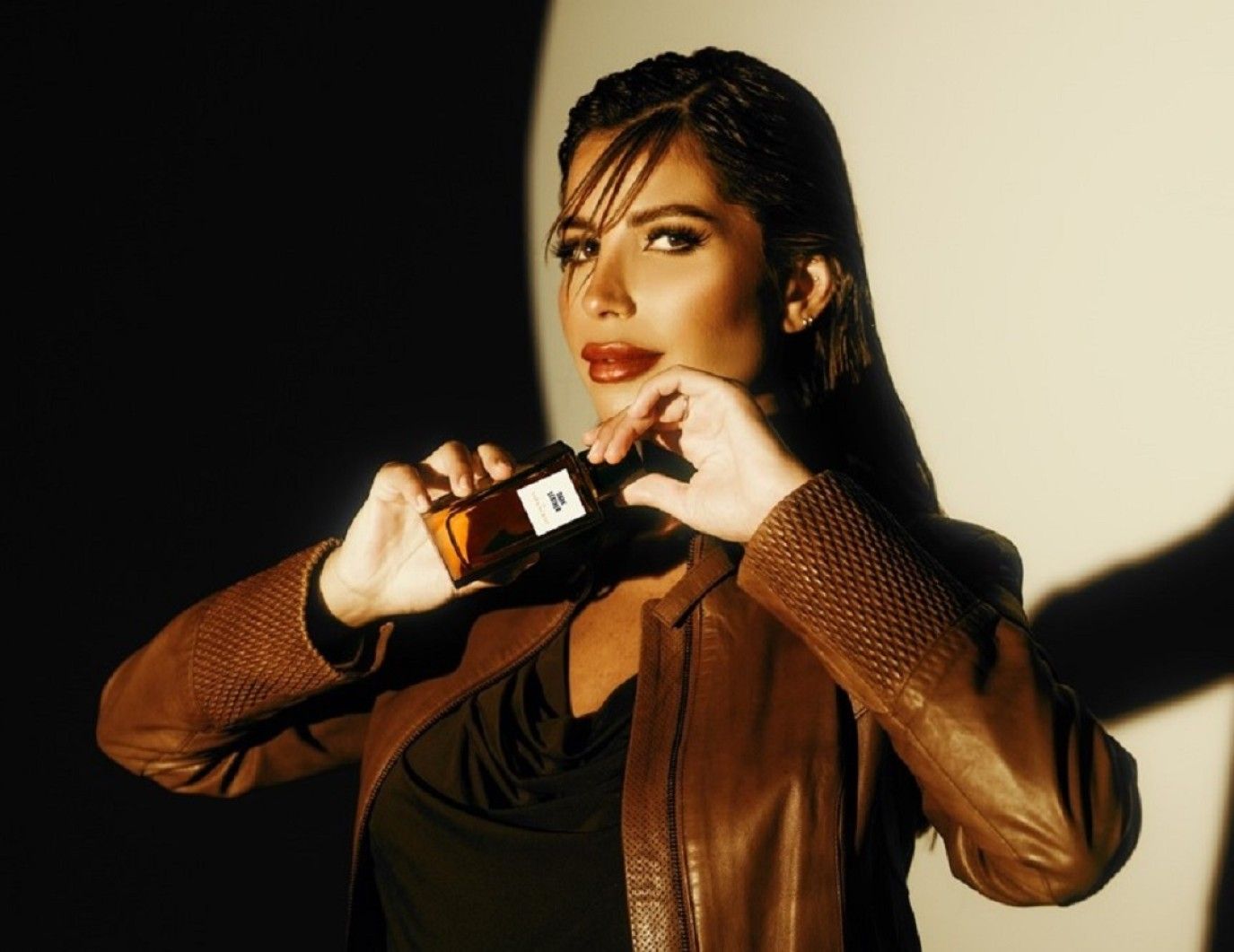 سارة مراد تكشف عن عطرها الجديد Dark Leather: جرأة وأناقة وجذور سعودية