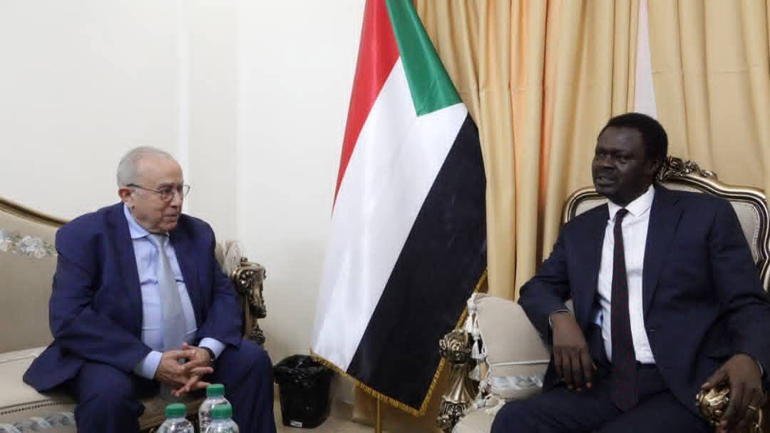مناوي يلتقي العمامرة مبعوث الأمين العام للأمم المتحدة للسودان