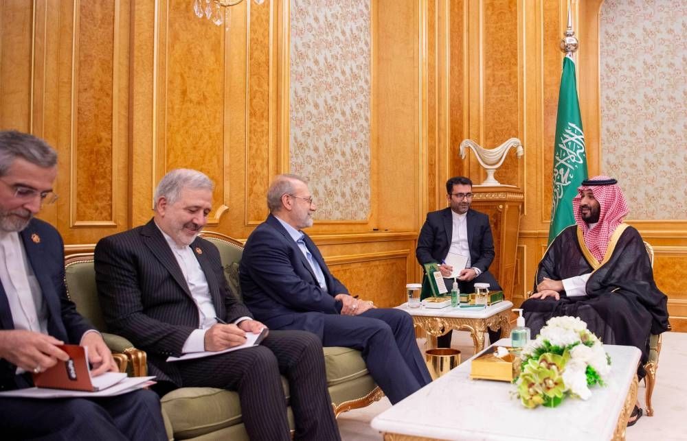 ولي العهد يستقبل أمين مجلس الأمن القومي الإيراني