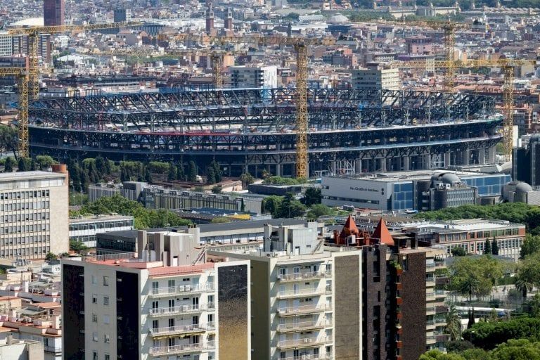 بطولة إسبانيا: عودة برشلونة إلى كامب نو مؤجلة