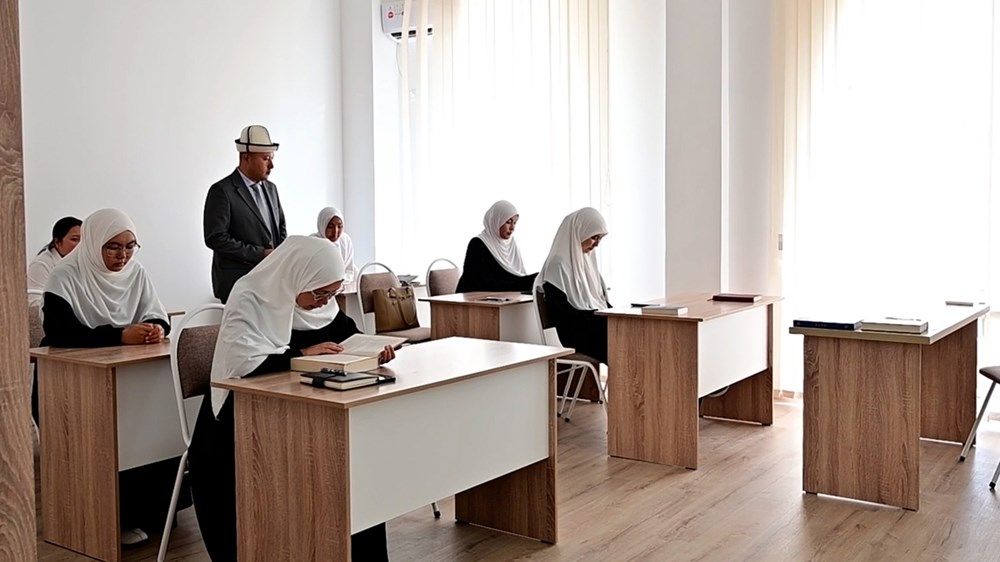 بتوجيهات رئيس الدولة.. الإمارات تفتتح الأكاديمية الإسلامية في قيرغيزستان