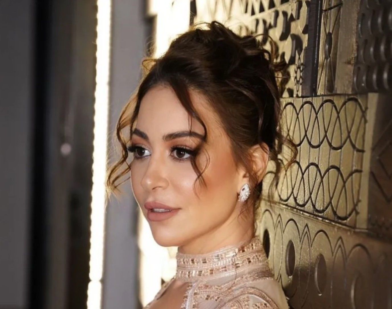 تفاعل النجوم مع تكريم منة شلبي في مهرجان الجونة السينمائي 2025.. أبرزهم منى زكي