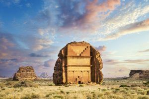 السياحة السعودية تواصل إنجازاتها بالتزامن مع اليوم الوطني 95 وتعزز مكانتها كمركز جذب عالمي