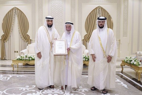 حاكم الشارقة يطلق المصحف المرتل للقارئ رعد الكردي