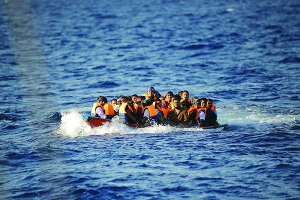 «الهجرة الدولية»: 50 قتيلاً سودانياً باشتعال قارب مهاجرين