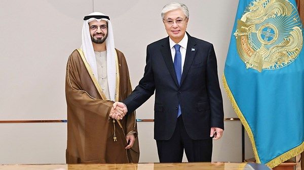 رئيس كازاخستان يستقبل عمر الدرعي في أستانا
