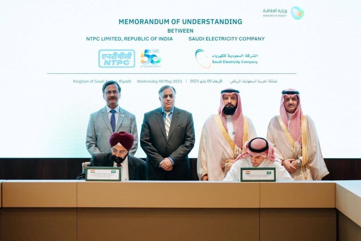 "السعودية للكهرباء" توقّع مذكرة تفاهم استراتيجية مع شركة "إن تي بي سي" الهندية لتعزيز التعاون بينهما