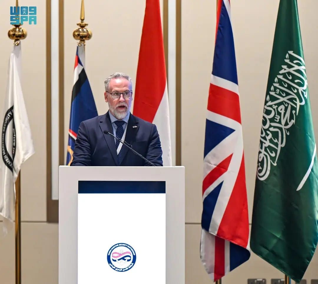 السعودية وبريطانيا تطلقان شراكة دولية لدعم الأمن البحري اليمني وحماية الممرات الاستراتيجية