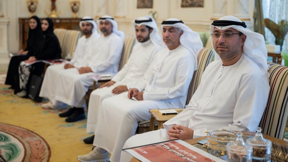 هزاع بن زايد يستقبل وفداً من شركة «قطارات الاتحاد» للاطلاع على مستجدات مشروع شبكة السكك الحديدية الوطنية في منطقة العين