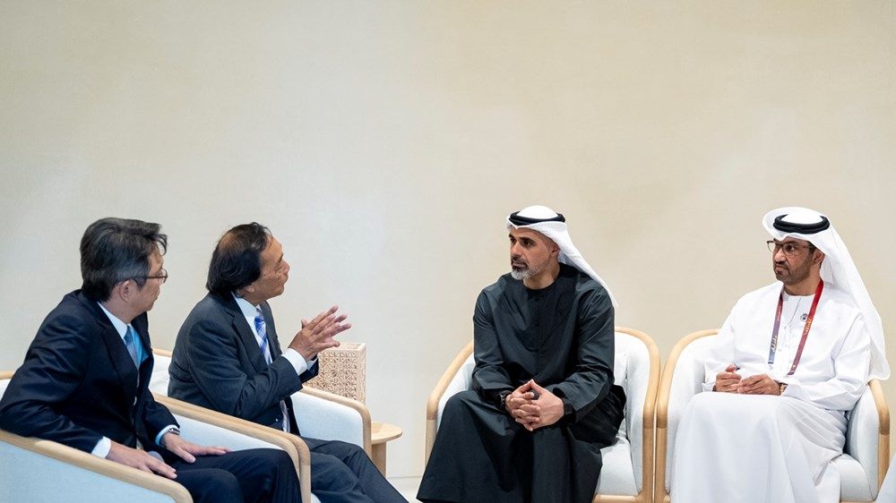 ولي عهد أبوظبي يلتقي عدداً من أعضاء البرلمان الياباني وممثّلي جمعية الصداقة الإماراتية - اليابانية