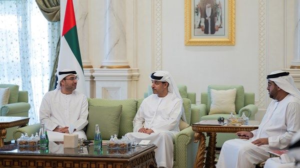 هزاع بن زايد يستقبل وفداً من شركة «قطارات الاتحاد» للاطلاع على مستجدات مشروع شبكة السكك الحديدية الوطنية في منطقة العين