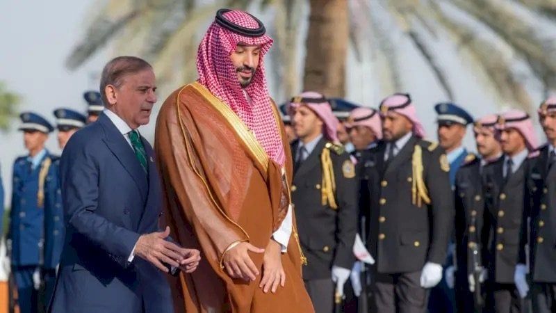 هل تؤرّخ "اتفاقية الدفاع المشترك بين السعودية وباكستان" لتحوّل في ميزان القوى الإقليمية؟