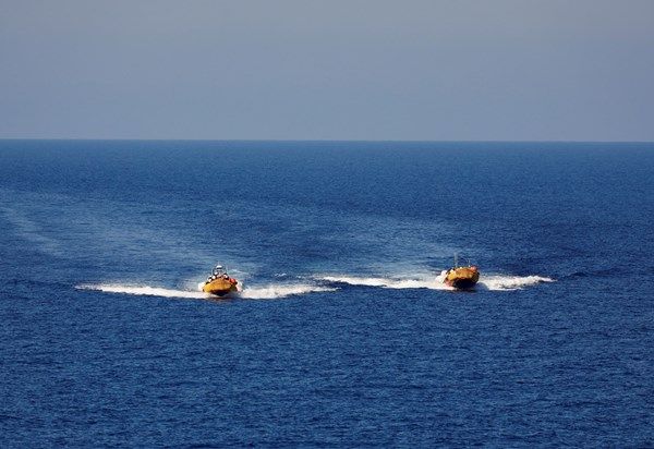 مقتل وفقدان العشرات بغرق قارب قبالة سواحل ليبيا