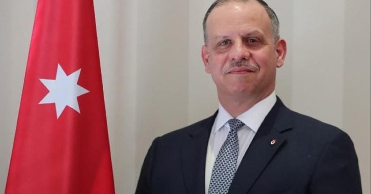 الأمير فيصل بن الحسين يؤدي اليمين الدستورية نائباً للملك الأردني