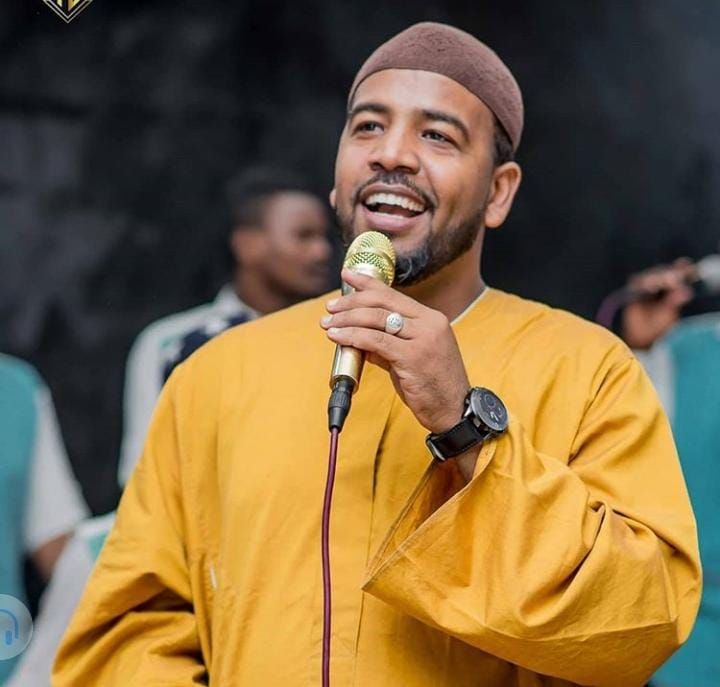 شاهد بالفيديو.. في حضور الآلاف من سكان أم درمان.. العميد أحمد محمد عوض يحيي حفل جماهيري بأم در لأول مرة منذ الحرب