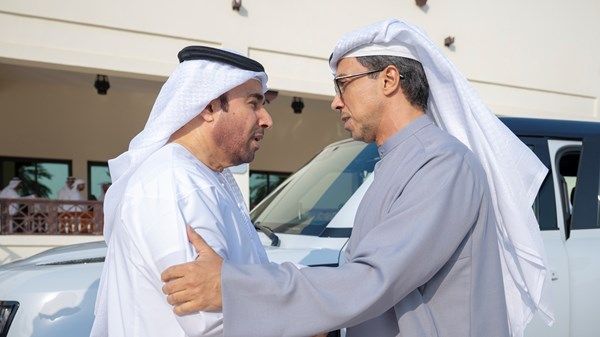منصور بن زايد يعزي في وفاة عائشة بنت حمد العرياني