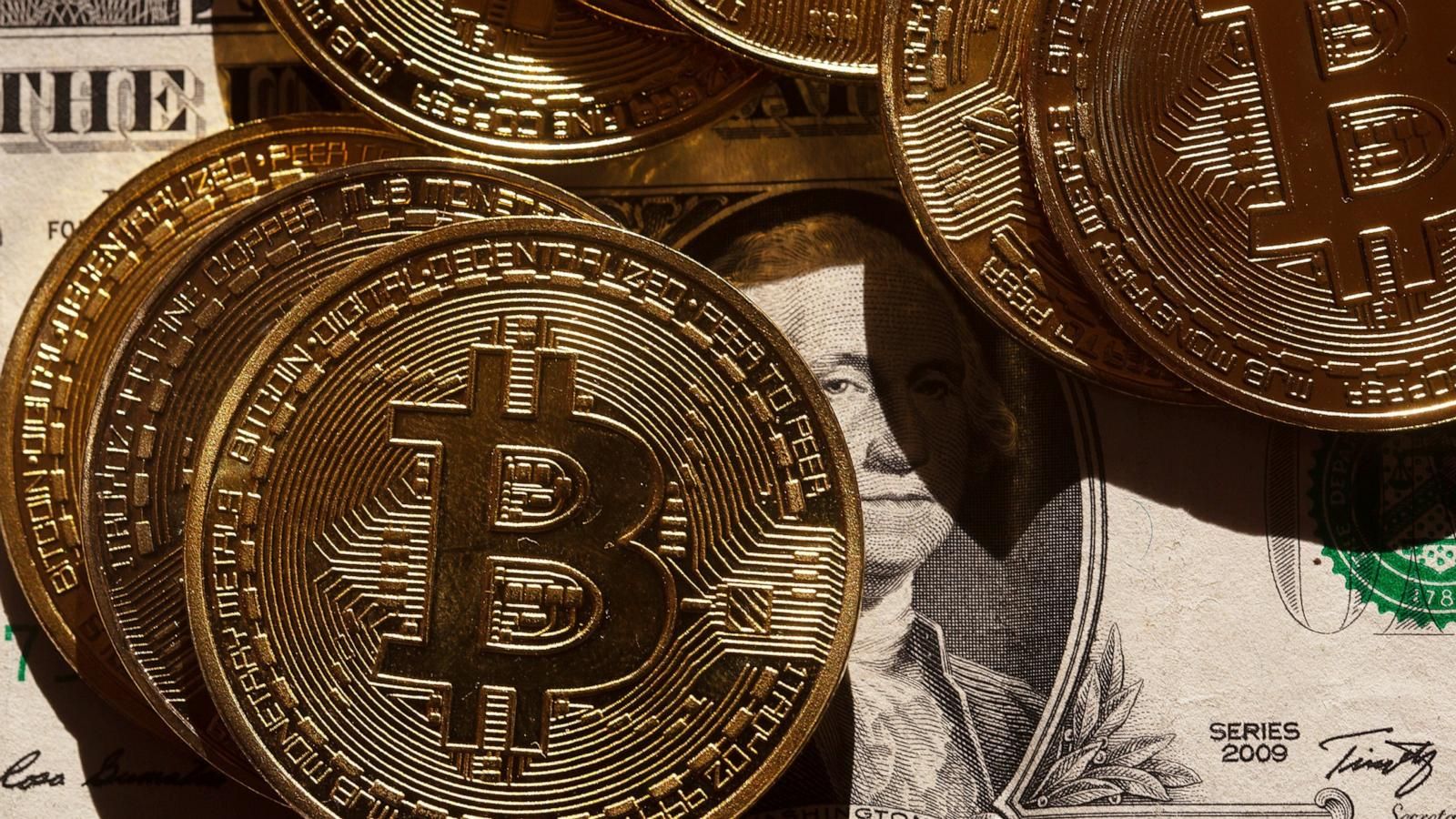 سعر البيتكوين يهوي إلى مستوى 112 ألف دولار مع تصفية مراكز تجاوزت قيمتها 1.7 مليار دولار