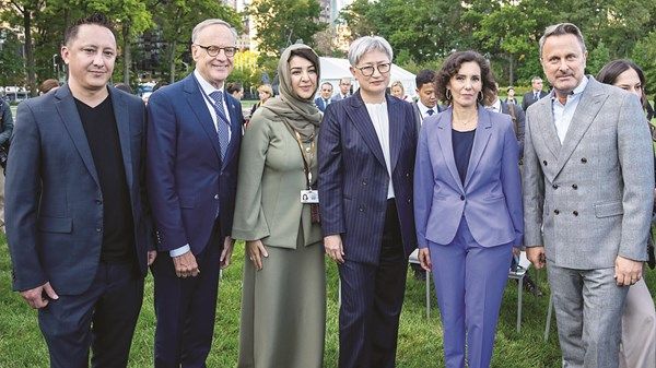 الإمارات توقع على إعلان حماية العاملين الإنسانيين