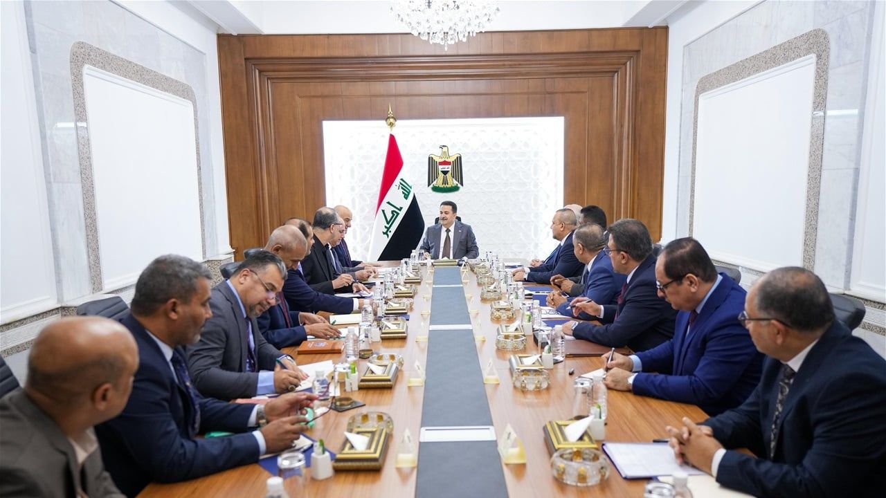 رئيس الوزراء يوجه بحشد الجهود لإتمام مشروع قناة البدعة وإيصال المياه إلى البصرة