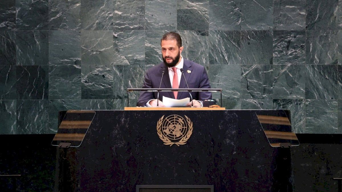ماذا قال أحمد الشرع للعالم في "خطاب الفرصة التاريخية"؟ (فيديو)