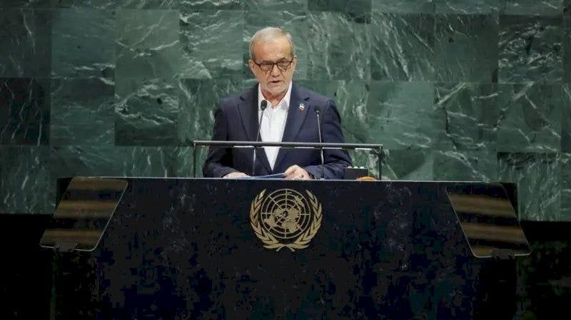 الرئيس الإيراني: طهران لا تسعى إلى صنع قنبلة نووية