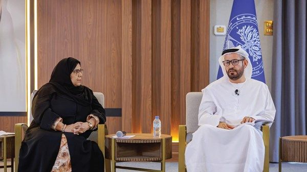 جامعة محمد بن زايد للعلوم الإنسانية تطلق سلسلة «قصيد الدار»