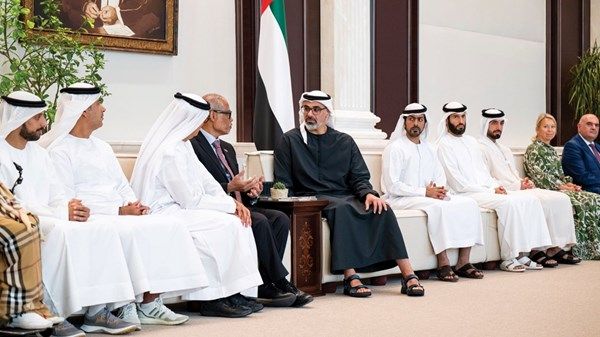 خالد بن محمد بن زايد يستقبل عدداً من الضيوف والمشاركين في منتدى الرعاية الاجتماعية بأبوظبي