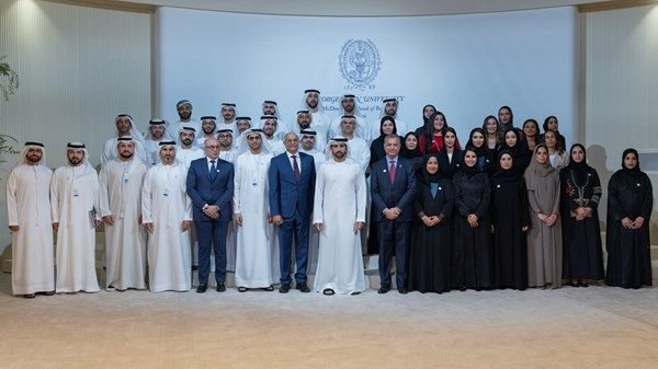 حمدان بن محمد يشهد تخريج منتسبي الدفعة الأولى من برنامج جامعة جورجتاون