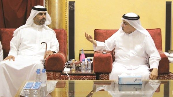 فيصل بن صقر يقدّم واجب العزاء في وفاة سلطان بن خالد بن محمد القاسمي