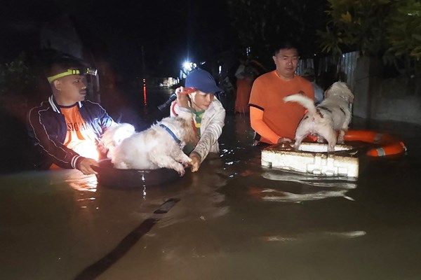 قتلى وإجلاء الآلاف جراء عاصفة قوية اجتاحت الفليبين
