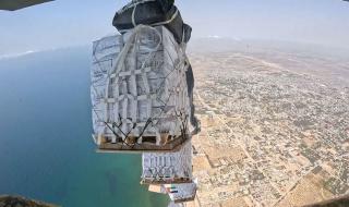 الامارات | الإمارات تواصل إسقاط المساعدات فوق غزة ضمن عملية «طيور الخير»