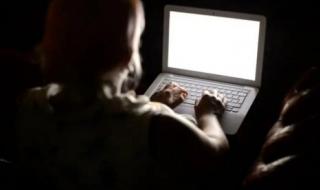 غرامة مالية قاسية لمواطن إماراتي بسبب تصرف خادش للحياء مع سيدة في الشبكة العنكبوتية.. تفاصيل