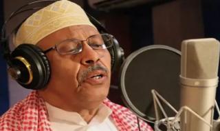 بسبب هذا الفيديو...مطالبات بإنقاذ "فنان الشعب والوطن" أيوب طارش من قبضة الحوثيين ونقله للخارج