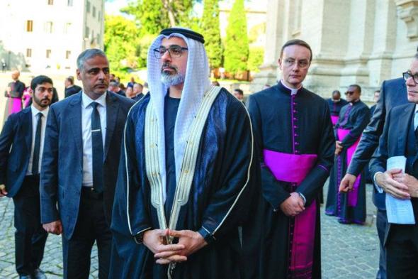 الامارات | ولي عهد أبوظبي يحضر مراسم تشييع جثمان البابا فرنسيس في روما