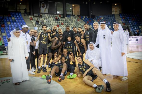 الامارات | القرقاوي يهنئ "أبيض السلة" بالفوز على منتخب مصر في البطولة العربية