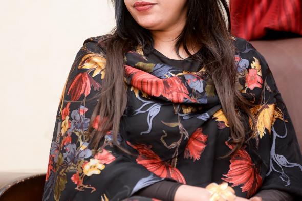 شاهد بالفيديو.. الفنانة شهد أزهري تتفاعل مع “المغتربين” بشكل هستيري وتشعل حفل غنائي أحيته بالسعودية
