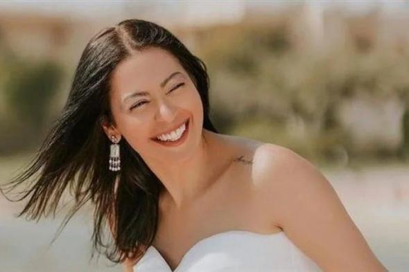 “أنا حلوة وذكية”.. إطلالة رومانسية لـ لقاء الخميسي برفقة زوجها – صورة