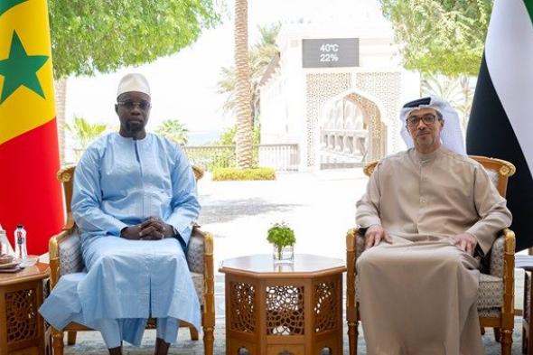 منصور بن زايد يبحث تعزيز التعاون الثنائي مع رئيس وزراء السنغال